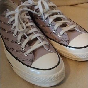 Converse All Stars Leather Chuck Taylor "LOVE FEARLESSLY" Size 11